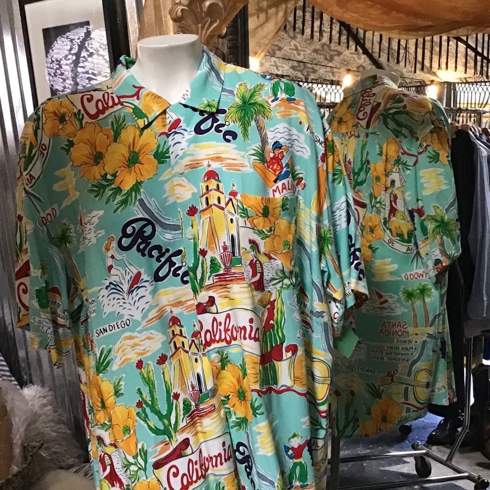 Alfred Multicolor California Themed Women's Button Down Shirt